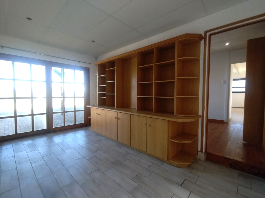 5 Bedroom Property for Sale in Kabeljauws Eastern Cape